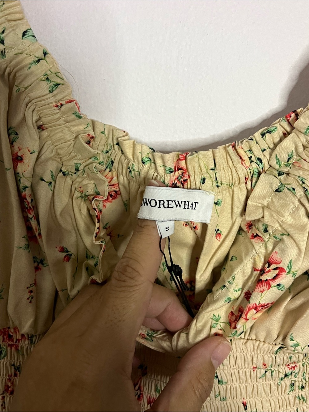 New Weworewhat Puff Sleeve Smocked Midi Dress in Dainty Floral Size Small - Picture 8 of 8